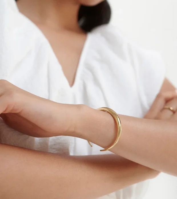 Many Diamonds Necklace And Arch Gold Cuff